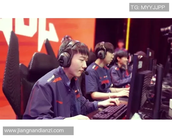 S15电竞英雄联盟热议JDG技术争议引发玩家和专家的广泛讨论与思考